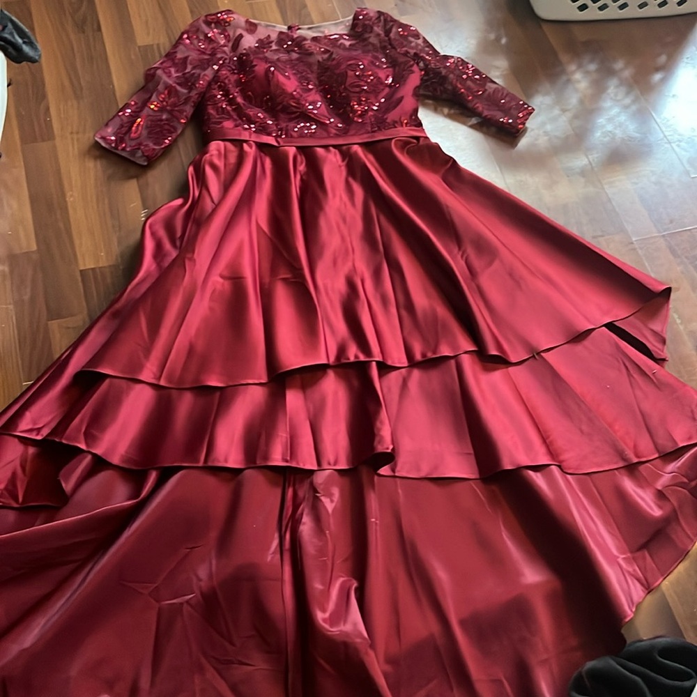 JJ’s house red/burgundy size US16 wedding dress